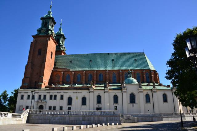 Kościół – Parafia Przy Bazylice Prymasowskiej pw. Wniebowzięcia NMP, Gniezno