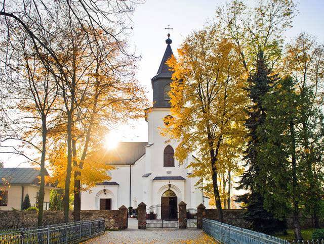 Kościół – Parafia Wszystkich Świętych, Sobienie Jeziory