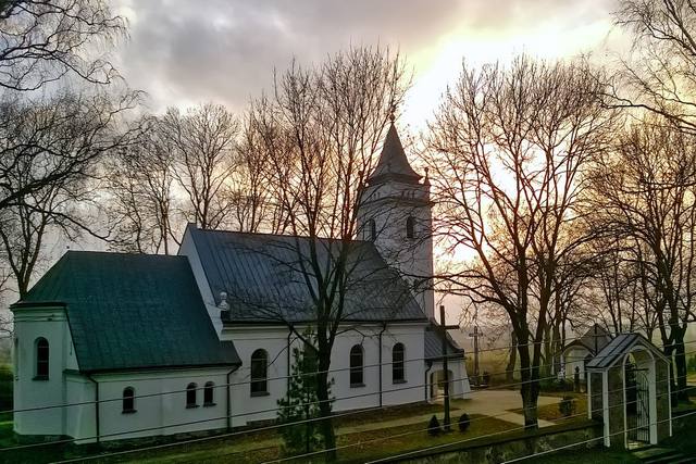 Kościół – Parafia Świętej Trójcy i św. Dominika, Klimówka
