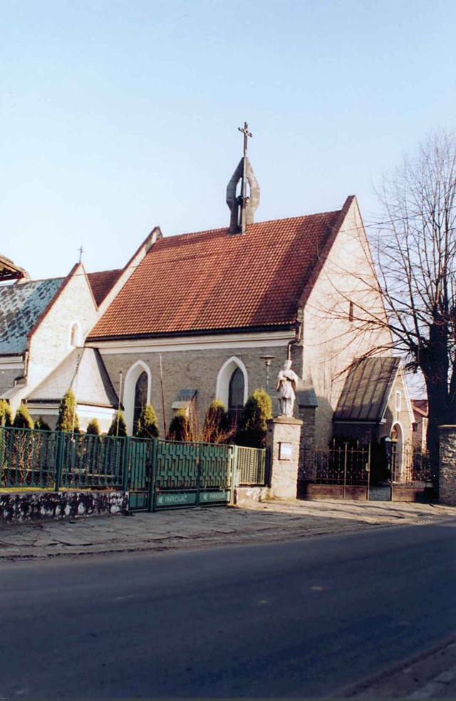 Kościół – Parafia Matki Chrystusa i św. Jana Apostoła i Ewangelisty, Strzelin