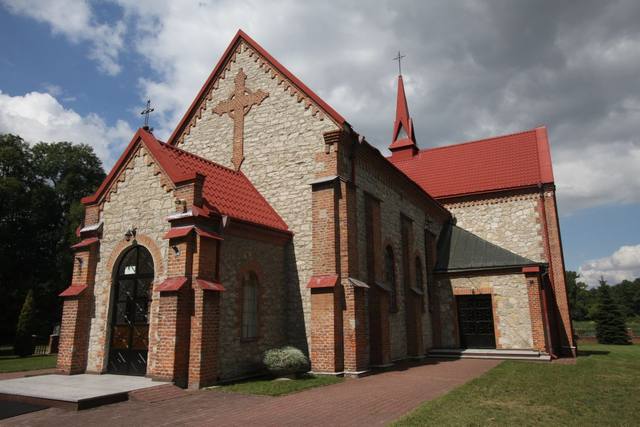 Kościół – Parafia Matki Bożej Różańcowej, Lubycza Królewska