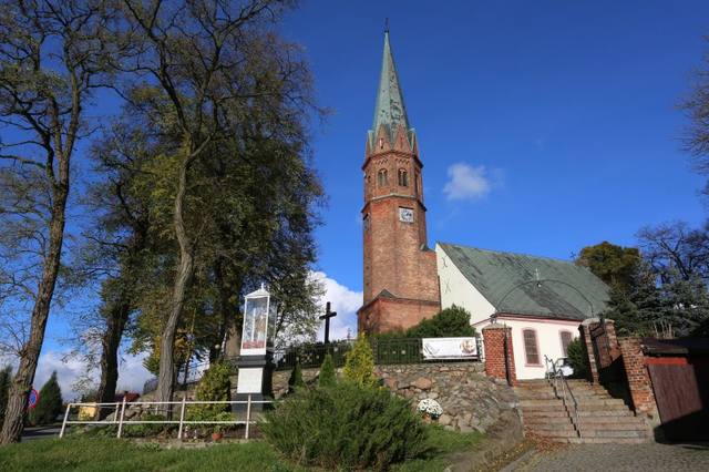 Kościół – Parafia św. Andrzeja Boboli, Golczewo
