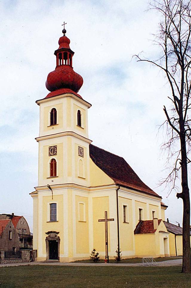 Kościół – Parafia Św. Michała Archanioła, Długołęka