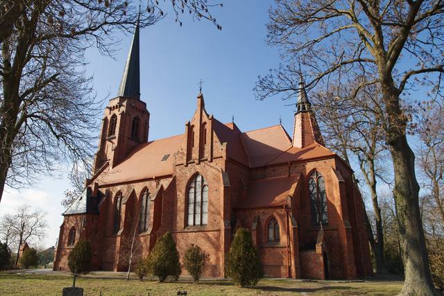 Kościół – Parafia Św. Ap. Piotra i Pawła, Tuczno