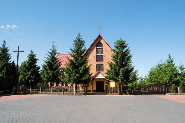 Kościół – Parafia Miłosierdzia Bożego W GOLESZACH DUŻYCH, Golesze Duże