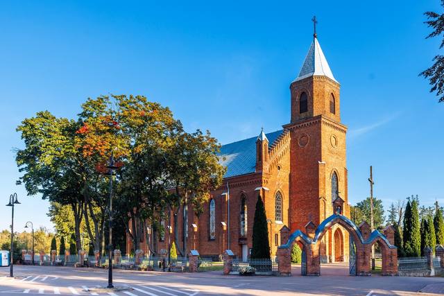 Kościół – Parafia Nawiedzenia NMP, Lubotyń