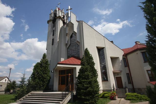 Kościół – Parafia Matki Bożej Częstochowskiej, Nieledew