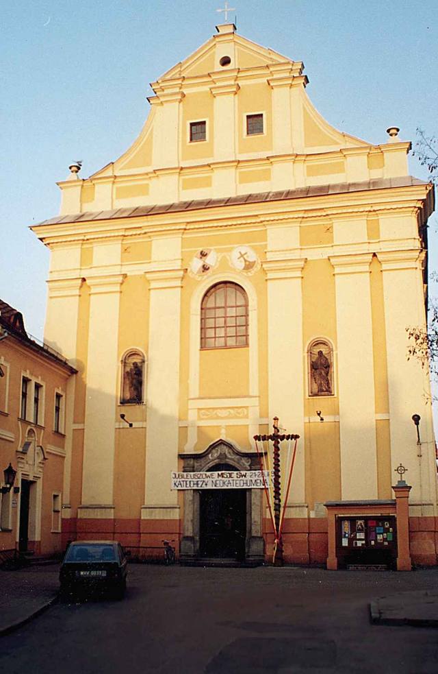 Kościół – Parafia Św. Karola Boromeusza, Wołów