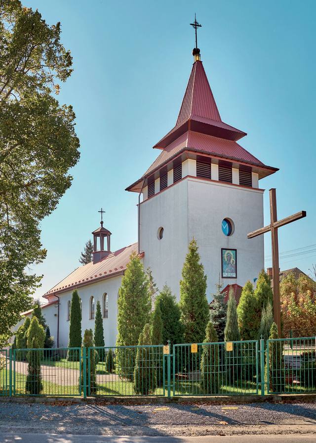 Kościół – Parafia Matki Bożej Częstochowskiej, Chmielów