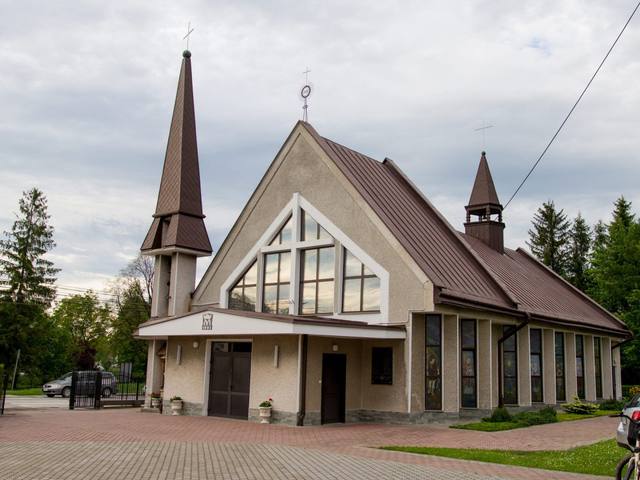 Kościół – Parafia Matki Bożej Królowej Polski, Wola Zgłobieńska