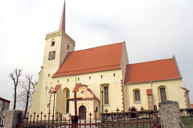 Kościół – Parafia Nawiedzenia Najświętszej Maryi Panny, Witoszów Dolny