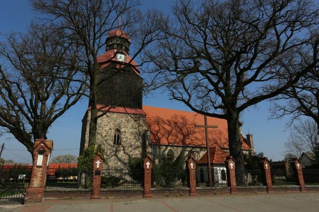 Kościół – Parafia MB Nieustającej Pomocy, Suchań