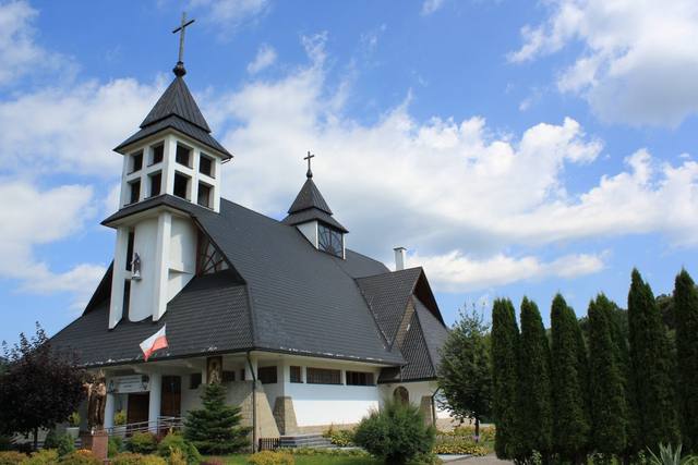 Kościół – Parafia Św. Sebastiana, Niedźwiedź