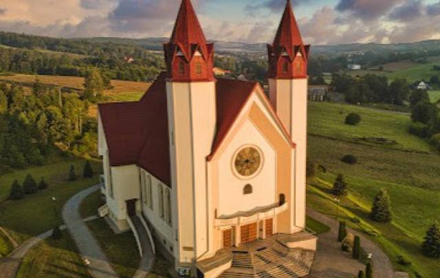Kościół – Parafia Świętego Marcina Biskupa i Matki Bożej Pocieszenia, Czermna