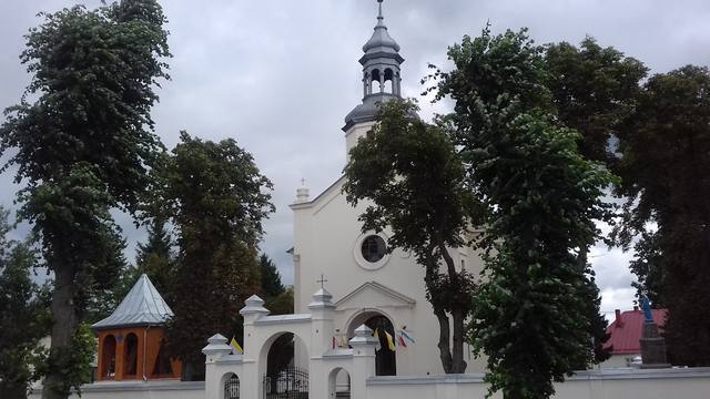 Kościół – Parafia Św. Jana Nepomucena, Zieluń