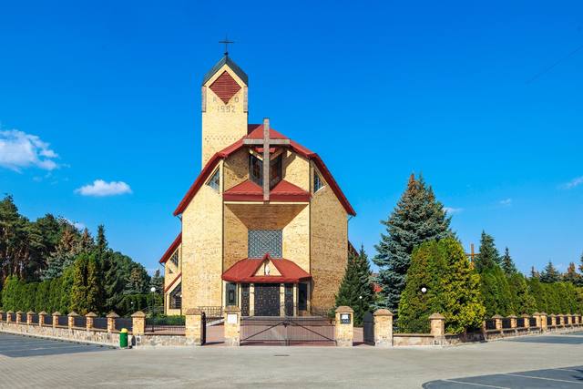 Kościół – Parafia Nawrócenia św. Pawła Apostoła, Małkinia