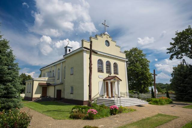 Kościół – Parafia Świętego Andrzeja Boboli, Czekanów