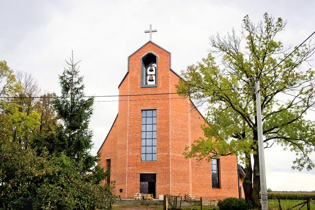 Kościół – Parafia NMP Królowej Polski, Zembry