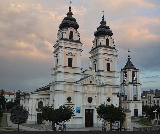 Kościół – Parafia Św. Stanisława Biskupa i Męczennika, Mława