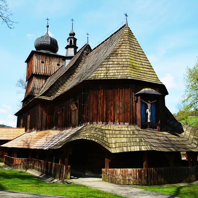 Kościół – Parafia Świętych Apostołów Piotra i Pawła, Lachowice