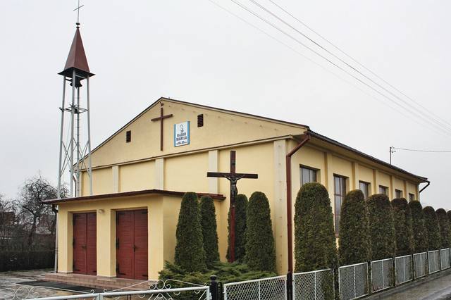 Kościół – Parafia Świętych Apostołów Piotra i Pawła, Drzycim