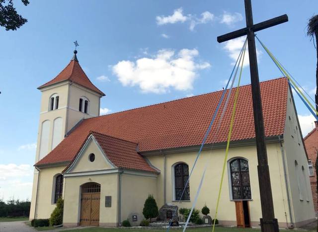 Kościół – Parafia Trójcy Przenajświętszej, Budry