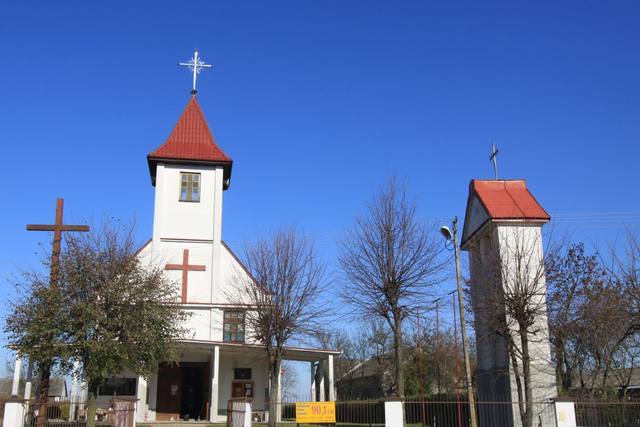 Kościół – Parafia Krzyża Świętego, Szarowola