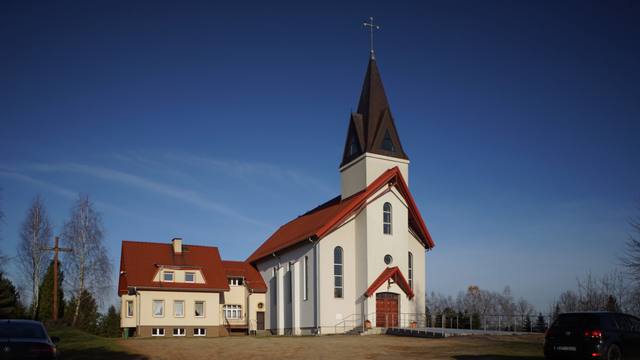 Kościół – Parafia Świętego Jana Marii Vianneya, Gostkowo