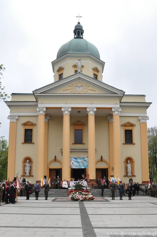 Kościół – Parafia Wojskowa pw. św. Stanisława Bp i M., Radom
