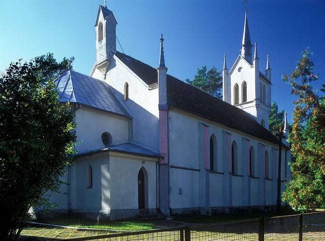 Kościół – Parafia Niepokalanego Poczęcia Najświętszej Maryi Panny, Lesiny Wielkie