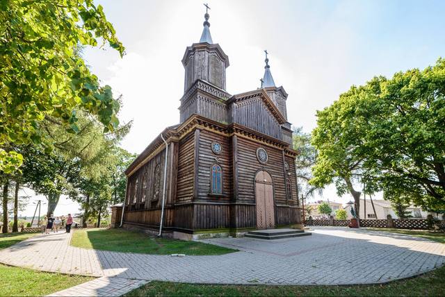 Kościół – Parafia Św. Stanisława Biskupa i Męczennika, Dąbrowa