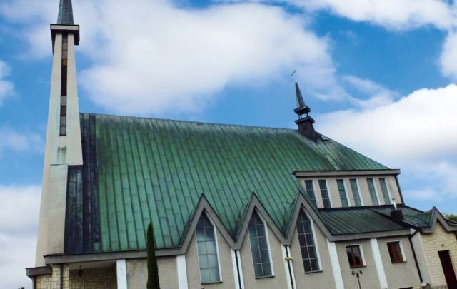 Kościół – Parafia Przemienienia Pańskiego i Bożego Miłosierdzia, Jurków