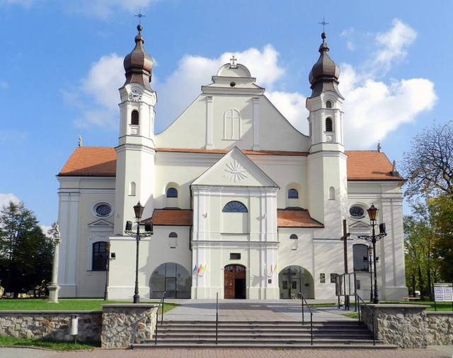 Kościół – Parafia Niepokalanego Poczęcia Najświętszej Maryi Panny i Świętego Michała Archanioła, Łask