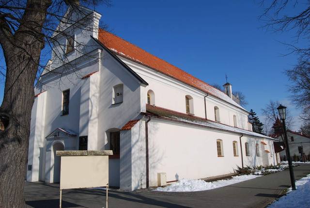 Kościół – Parafia Świętej Trójcy, Błonie