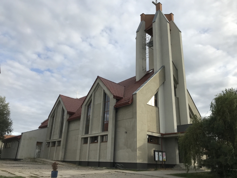 Kościół – Parafia Św. Kingi, Kowale