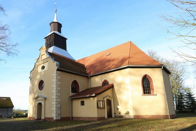 Kościół – Parafia św. Stanisława Kostki, Karnice
