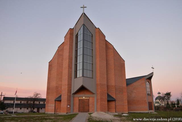 Kościół – Parafia Matki Bożej Bolesnej, Radom