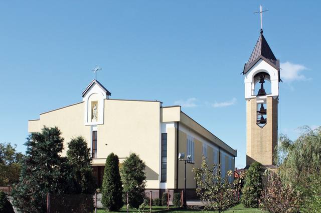 Kościół – Parafia Narodzenia Najświętszej Maryi Panny, Lniano