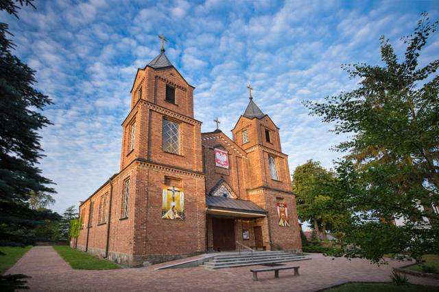 Kościół – Parafia Św. Trójcy, Rozbity Kamień