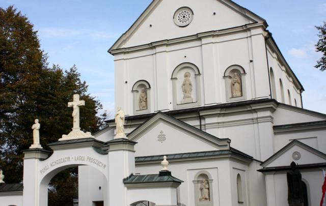 Kościół – Parafia Wniebowzięcia Najświętszej Maryi Panny, Gręboszów