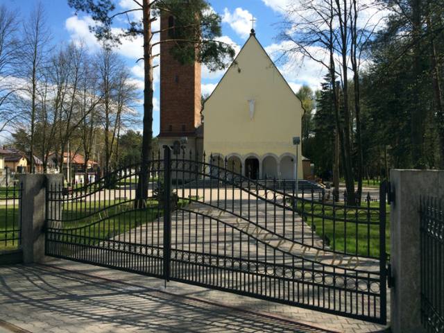 Kościół – Parafia NMP Królowej Pokoju, Baniocha