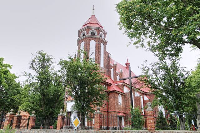Kościół – Parafia MB Częstochowskiej, Ostrowite