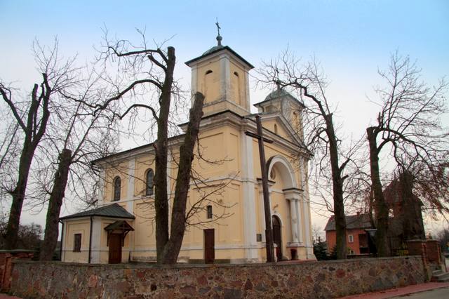 Kościół – Parafia Nawiedzenia NMP, Lisów