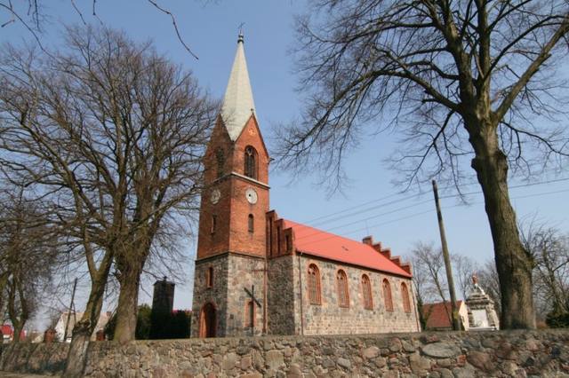Kościół – Parafia św. Stanisława BM, Góralice