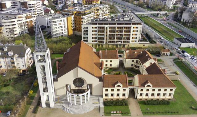 Kościół – Parafia Zesłania Ducha Świętego, Kraków-os. Ruczaj