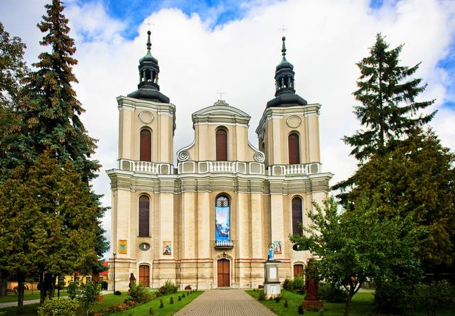 Kościół – Parafia Nawiedzenia NMP, Sanktuarium Maryjne, Wola Gułowska