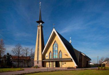 Kościół – Parafia Św. Anny, Trzęsówka