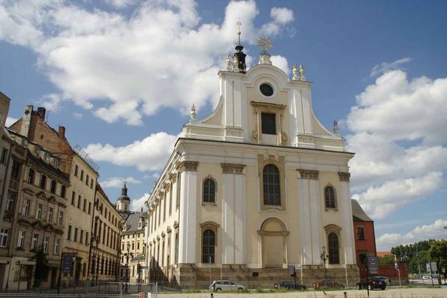 Kościół – Parafia Najświętszego Imienia Jezus, Wrocław