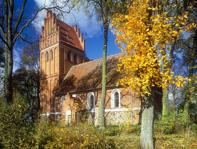 Kościół – Parafia Świętych Apostołów Piotra i Pawła, Lipica