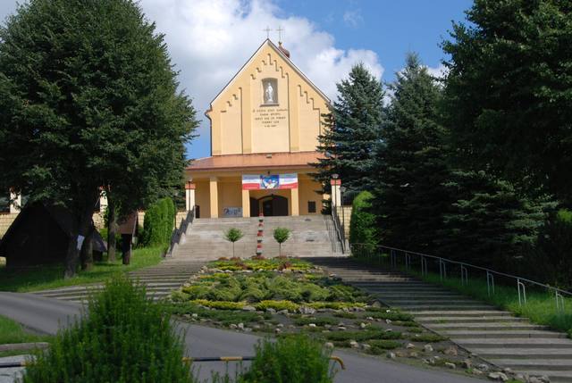 Kościół – Parafia Matki Bożej Łaskawej, Chmielnik